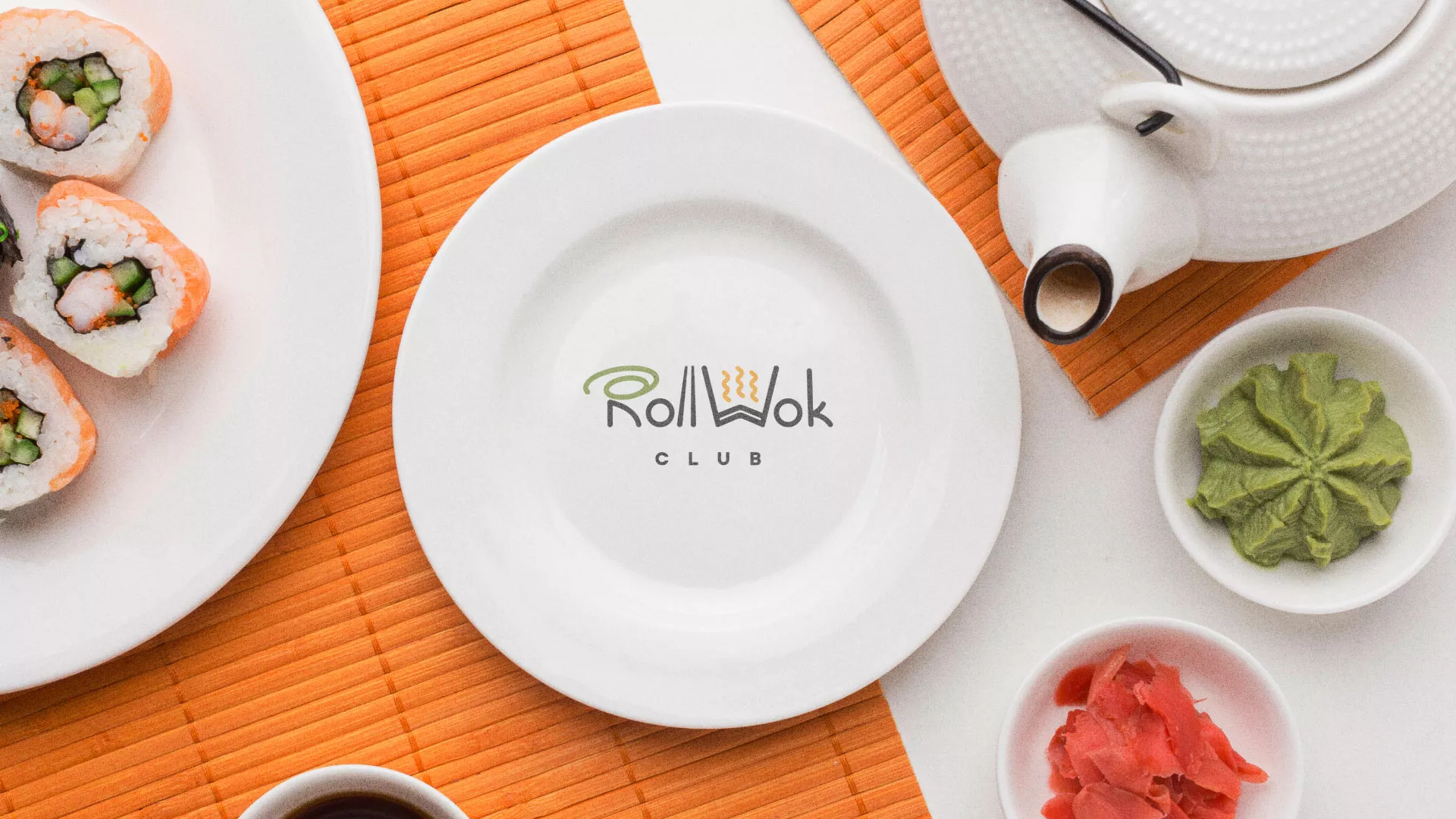 Разработка логотипа и фирменного стиля суши-бара «Roll Wok Club» в Гремячинске
